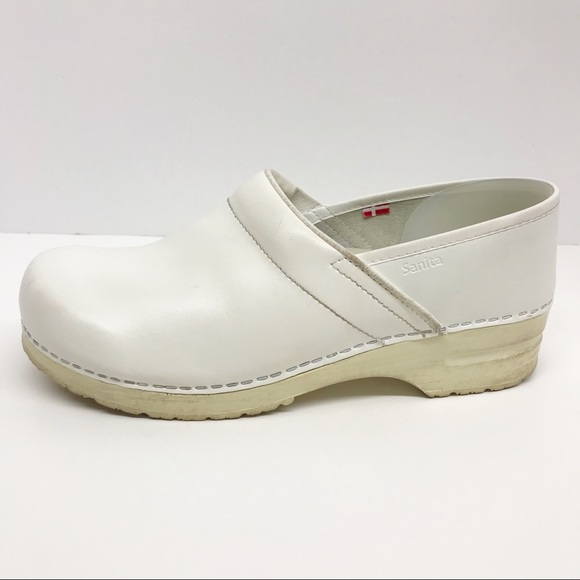sanita women's clogs